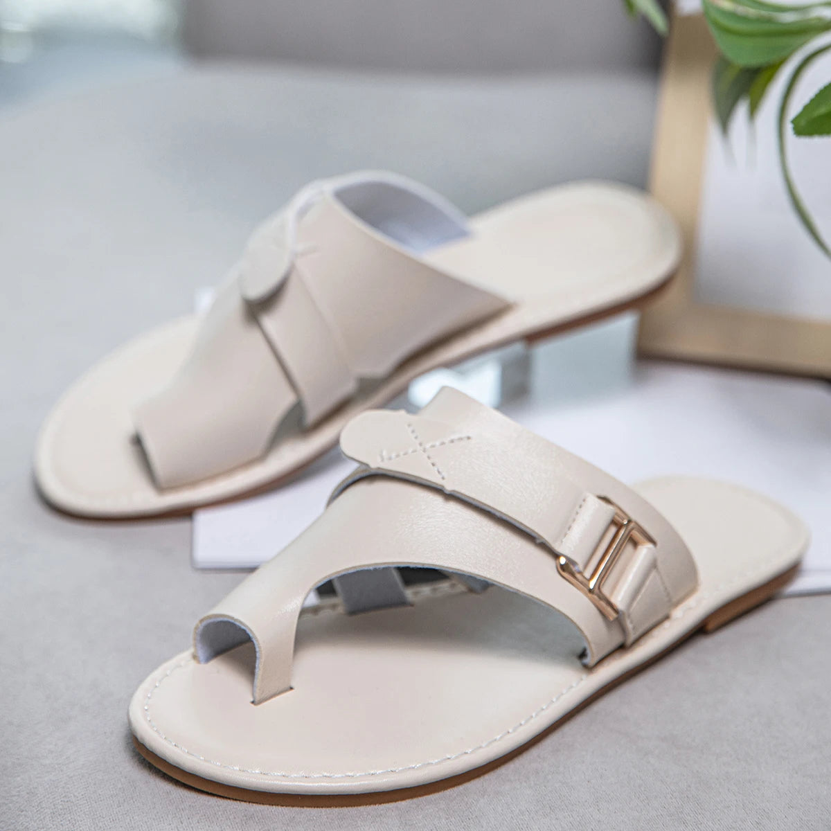 Women Summer Sandals Comfy Ligh Flat Heel Clip-toe Slides