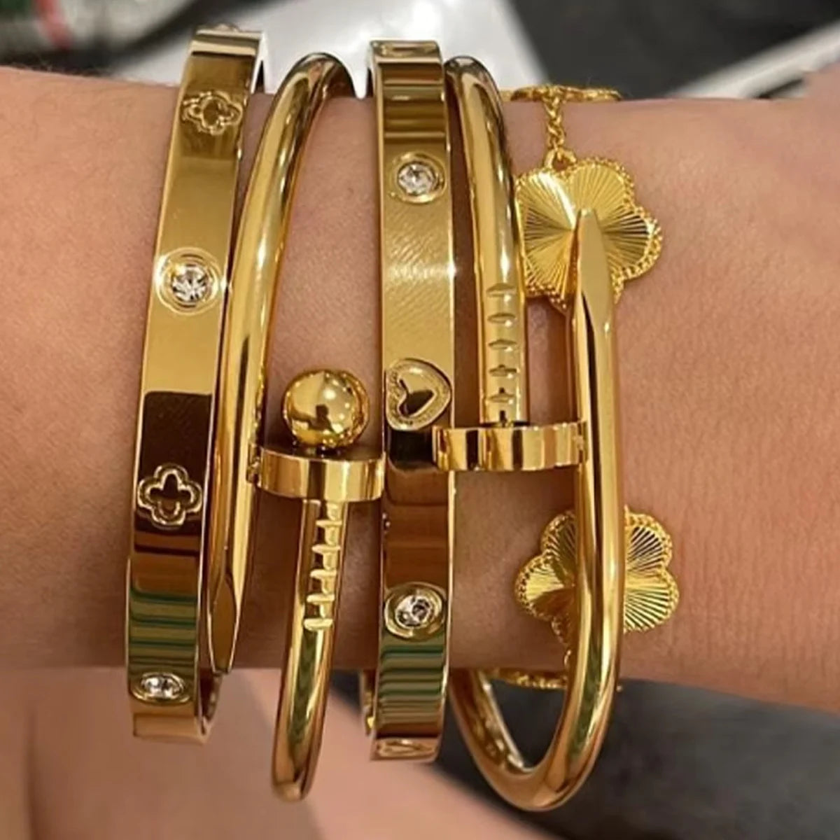 Unisex Minimalist Stainless Steel Bracelet for All Seasons Hot-Selling Personalized Design